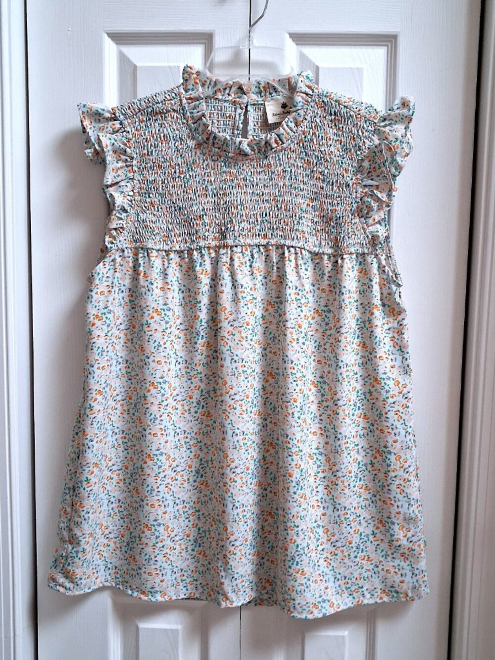 BETSEY'S BOUTIQUE Pale Blue Ditsy Floral Smocked Sleeveless Top Blouse sz M
